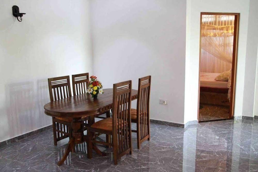 Coral Palm Villa And Apartment Unawatuna Exterior foto